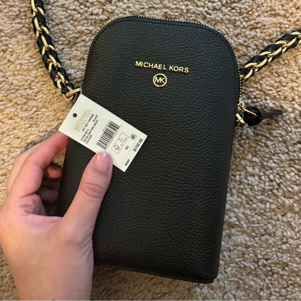 Brand new Michale kors cross body, never used tags on